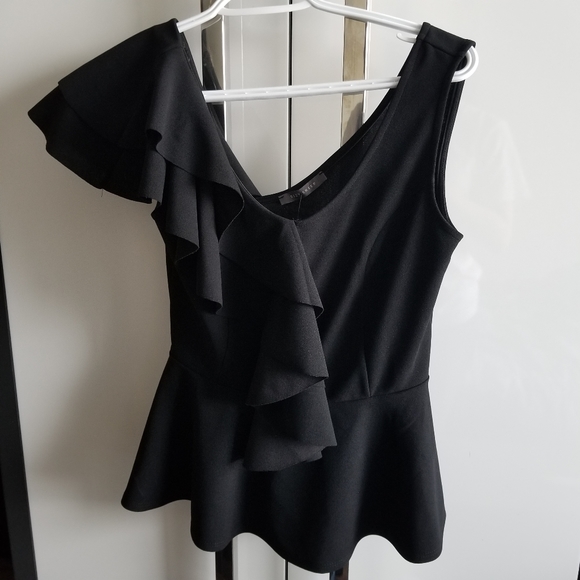Suzy Shier Black Ruffled Peplum Top - Picture 1 of 3
